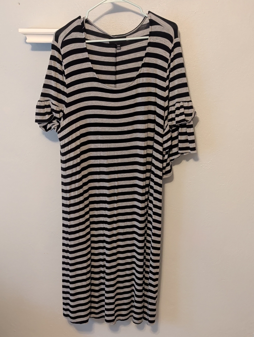 Lane Bryant 18/20 Black and White Striped Midi Dress - Casual Ruffle Sleeve